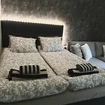 Helmi Villa, Keskellae Sauna Ilmainen Pysaekoeinti Wi-fi 75 Smarttv Omapiha