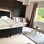 Apartment Helmi Villa, Keskellae Sauna Ilmainen Pysaekoeinti Wi-fi 75 Smarttv Omapiha *