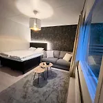 Helmi Villa, Keskellae Sauna Ilmainen Pysaekoeinti Wi-fi 75 Smarttv Omapiha *