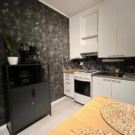 Helmi Villa, Keskellae Sauna Ilmainen Pysaekoeinti Wi-fi 75 Smarttv Omapiha Apartment *