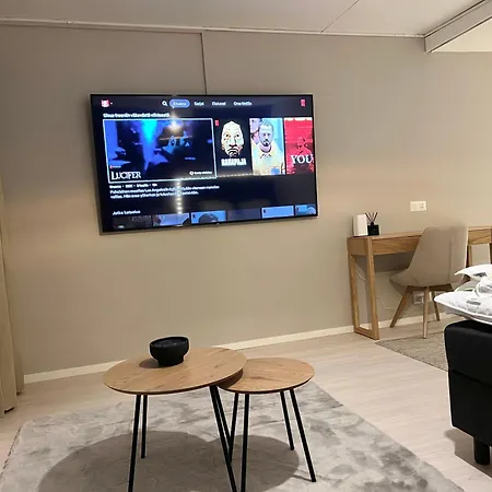 Helmi Villa, Keskellae Sauna Ilmainen Pysaekoeinti Wi-fi 75 Smarttv Omapiha דירה ווקאטי