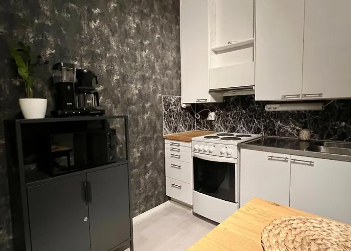 Helmi Villa, Keskellae Sauna Ilmainen Pysaekoeinti Wi-fi 75 Smarttv Omapiha Apartment *